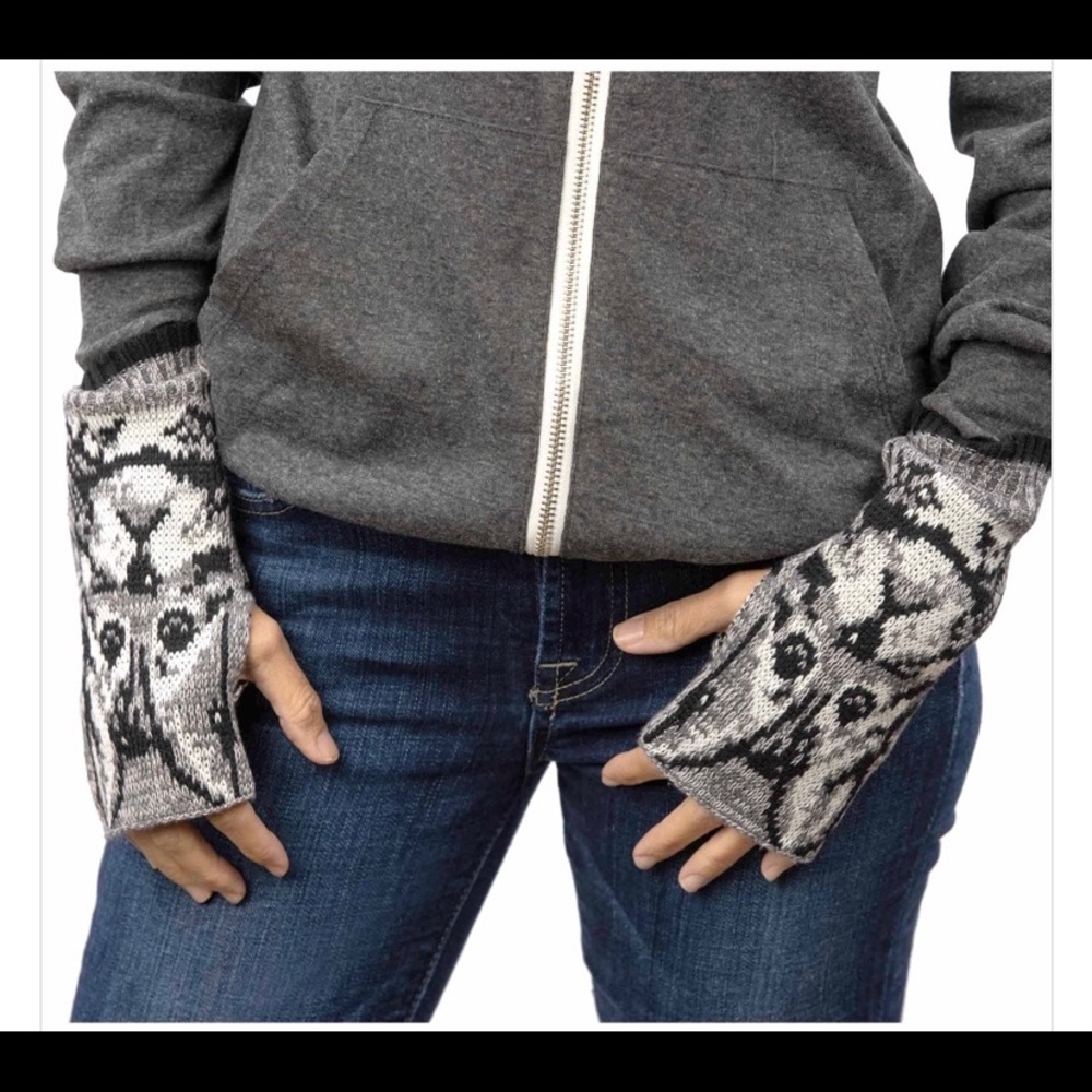 Cozy Cat Wrist Warmer Gloves